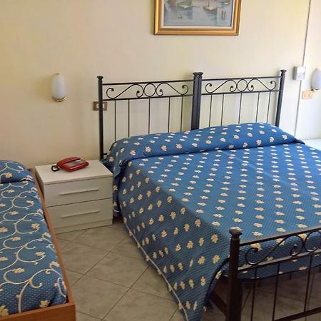 Albergo Golfo Фоллоника Экстерьер фото